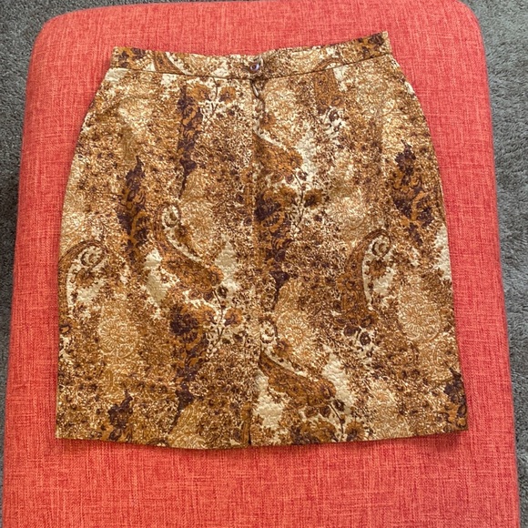 Escada Dresses & Skirts - ESCADA Couture Silk Metallic Gold Paisley Mini Skirt